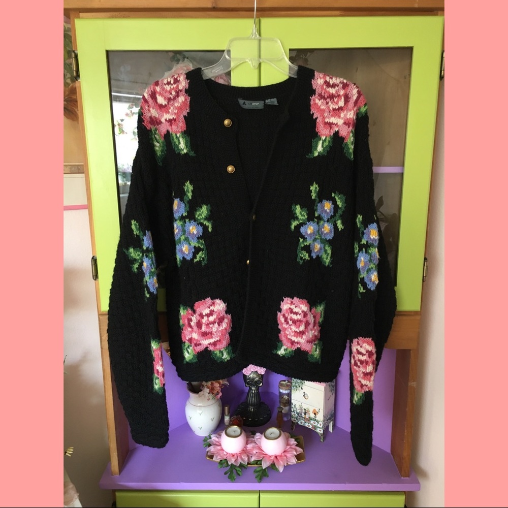 🌸floral sweater🌸
